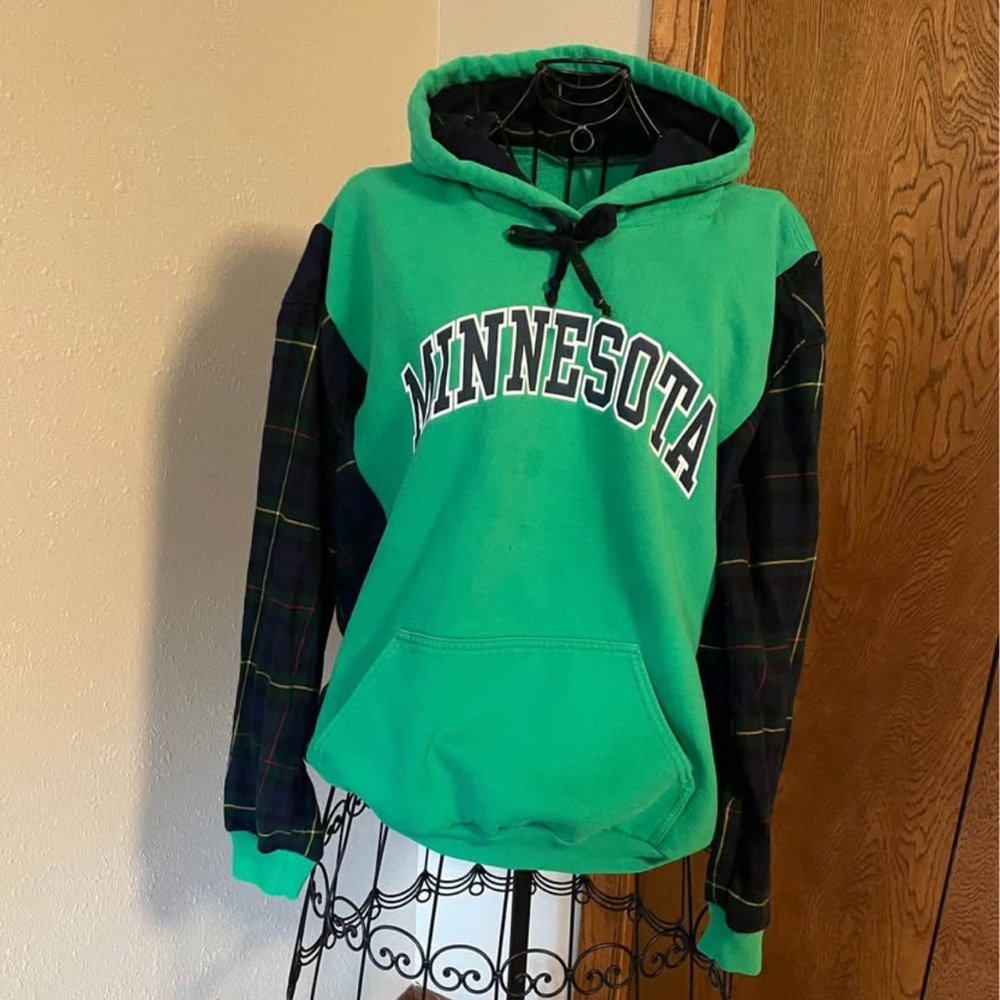 Minnesota Sweatshirt/Flannel Combo